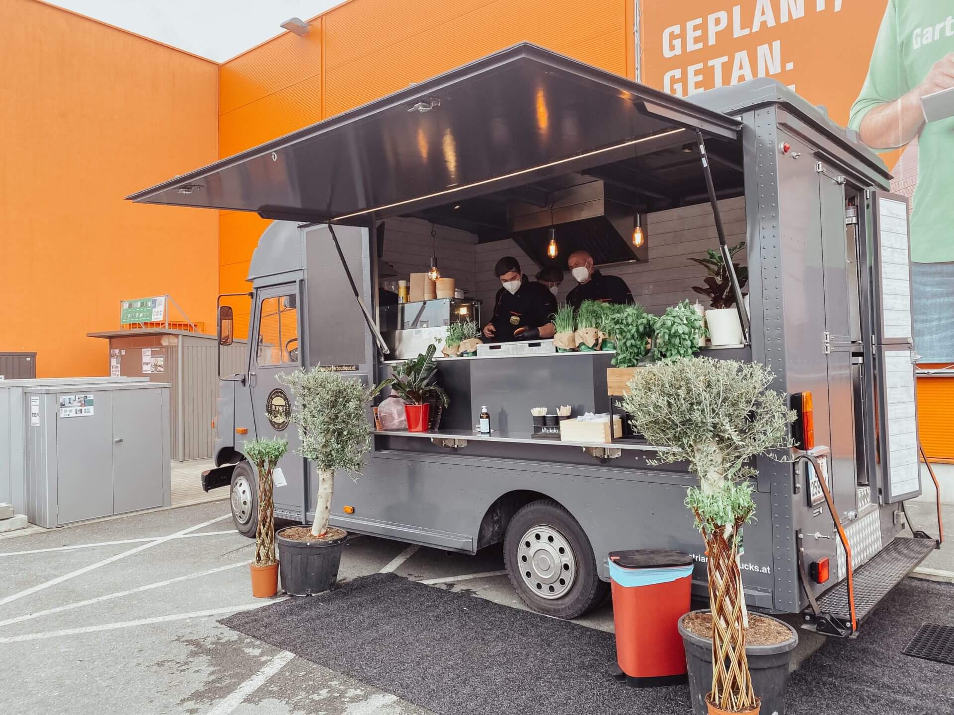 „BURGER BOUTIQUE“: FOODTRUCK IN GRAZ-MESSENDORF ERÖFFNET